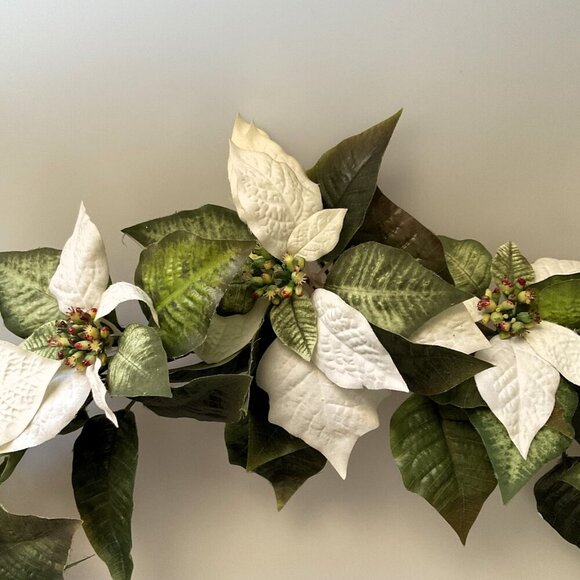 POINSETTIA HOLIDAY SWAG WALL DÉCOR ARTIFICAL CHRISTMAS - Picture 7 of 13